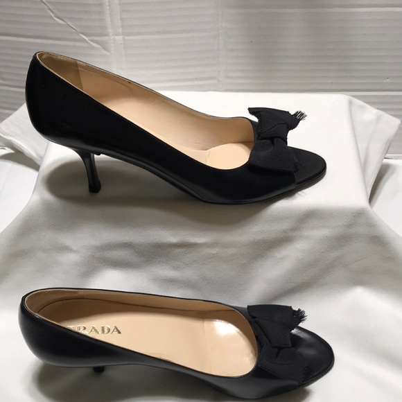 Prada leather peep toe with bow kitten heels. EUC - Picture 1 of 10